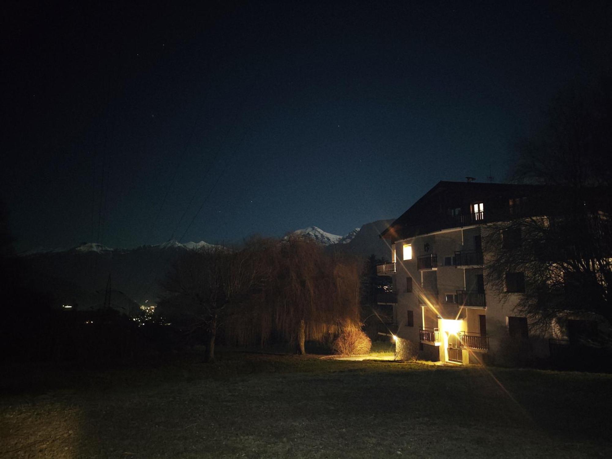 Feel Like Home - Vista Montagna, Vicino Lago Di Como Maggio 外观 照片